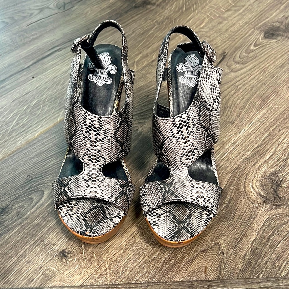 Gray and black fake snake skin wedges